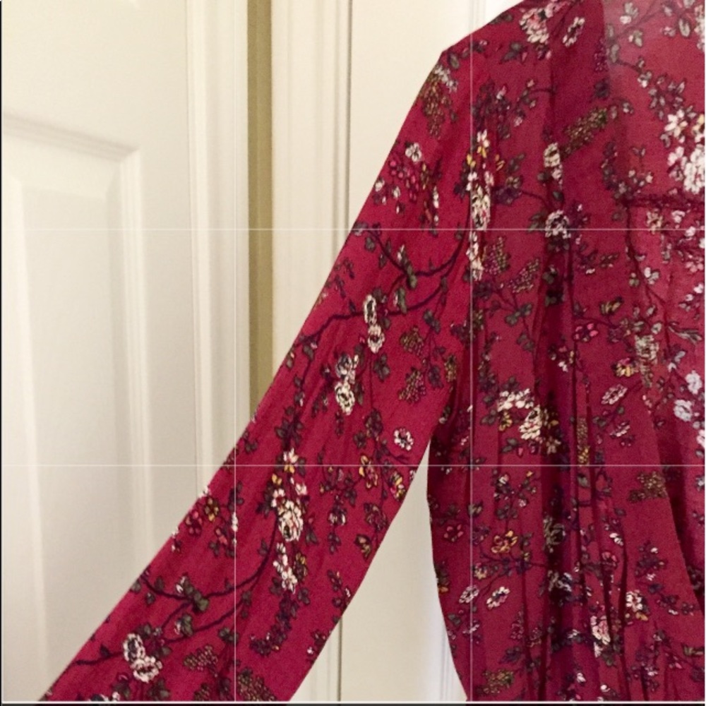 🌎SOLD🌎Deep Red Floral Print Blouse - Picture 3 of 6